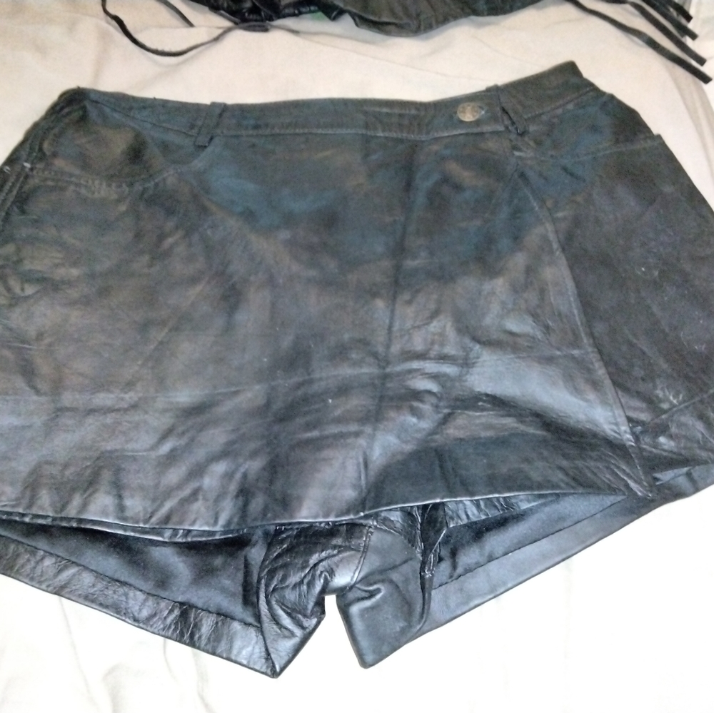 Vintage Hot Leathers Genuine Leather Skort w/ Pockets!!!
